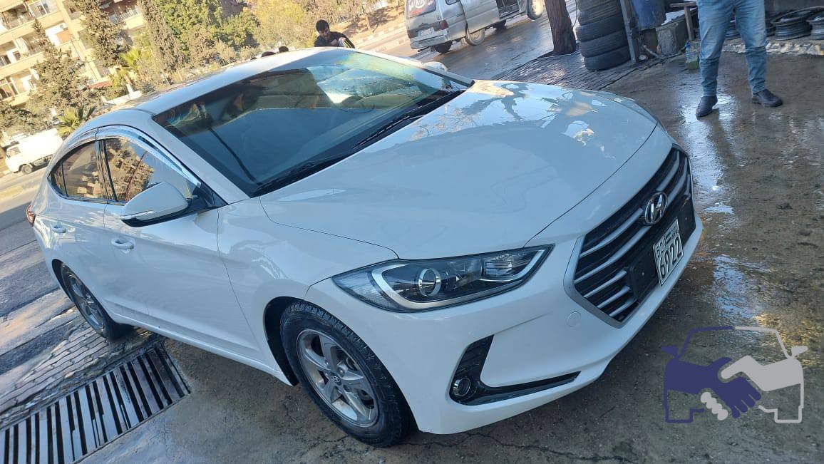 هيونداي إلنترا