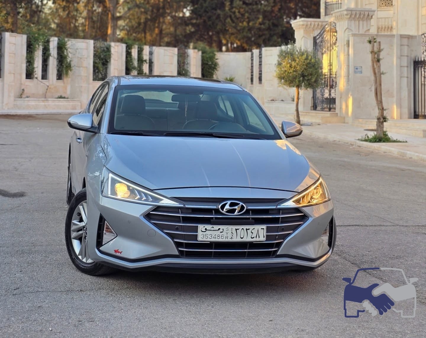 هيونداي إلنترا